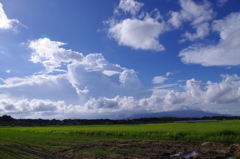 光る青空