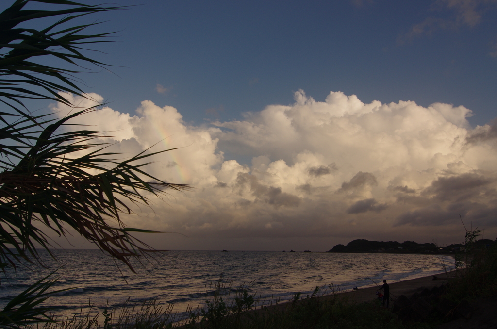 雲と海と虹