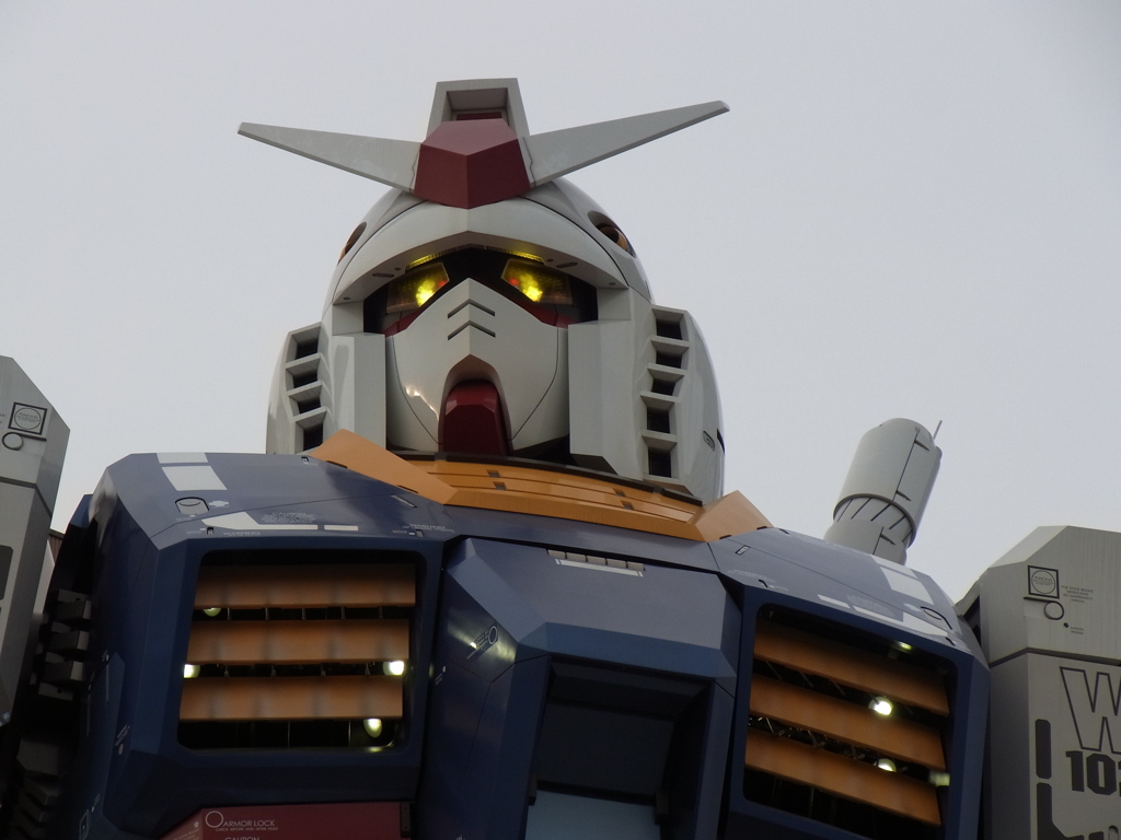 お台場ガンダム ライトオン