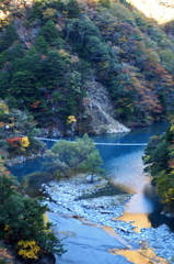 大間ダム湖の夢の吊り橋