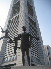 オブジェとランドマークタワー