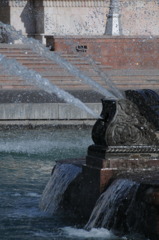 8月のナボイ劇場と噴水