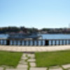 ストックホルム市庁の庭園と海×ソラ