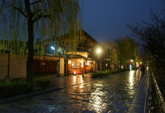 宵雨・祇園新橋