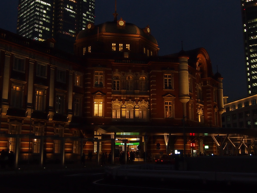 東京駅(影4)