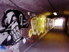 高架下の落書き