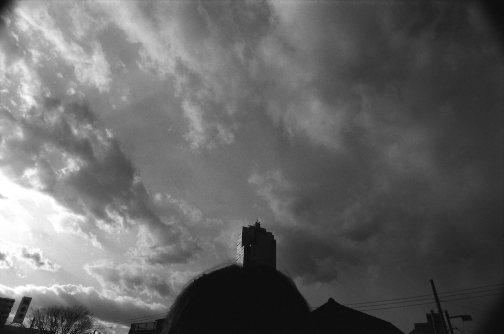 頭上の雲