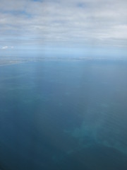 飛行機・雲と海