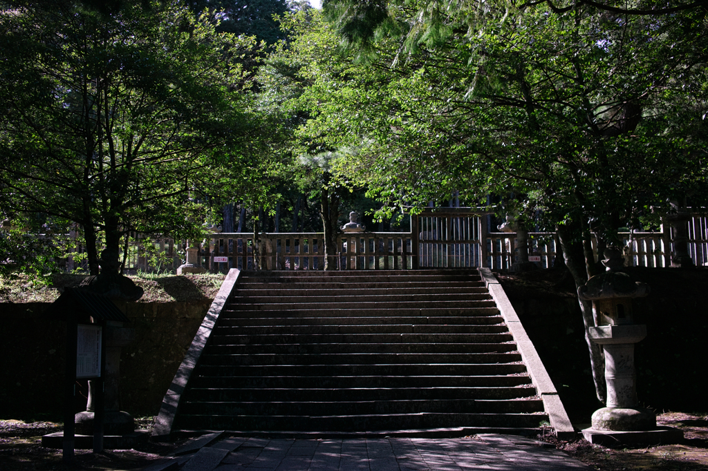 東光寺毛利家墓所
