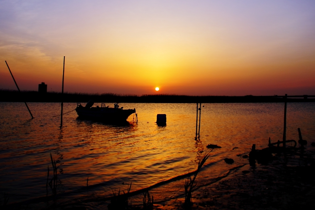 Lonely Boat 2010-05-08