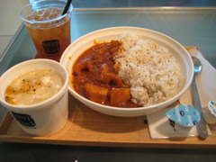 旅立つ前に腹ごしらえ