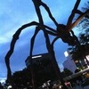 クモの彫刻