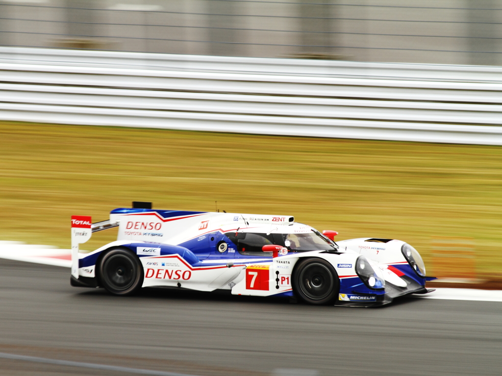TOYOTA TS040 HYBRID