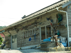 漁村の小屋
