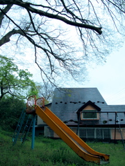 雨の遊園地