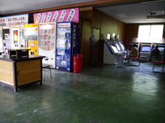 午後の自販機コーナー