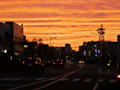 駅前通りの夕陽