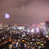 東京の空に浮かぶアップル