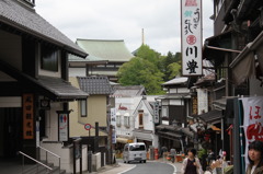 平日の成田山参道