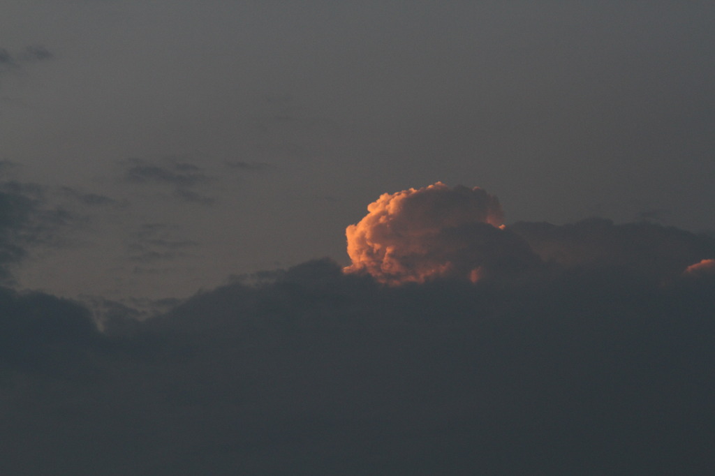 夕日に映る雲