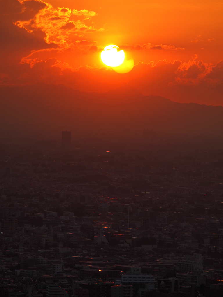 二重の夕日