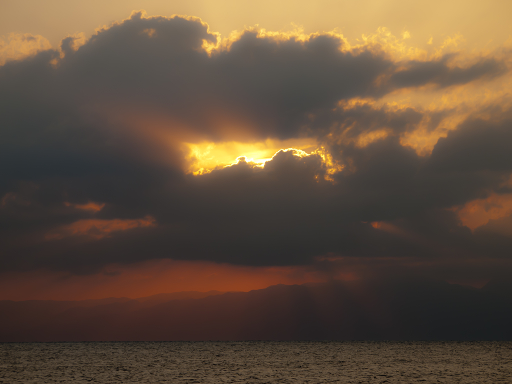 溢れる夕日