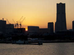 横浜に沈む夕日