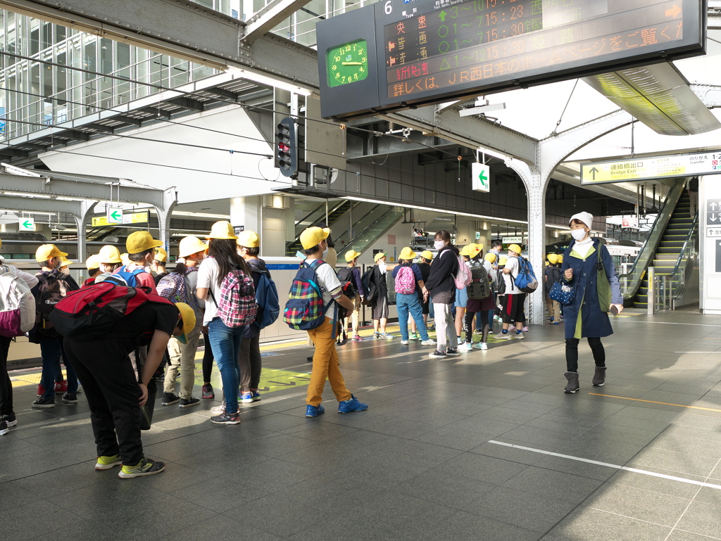 大阪駅の子等
