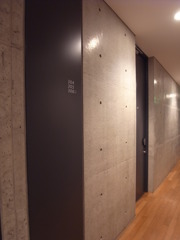 R1076132