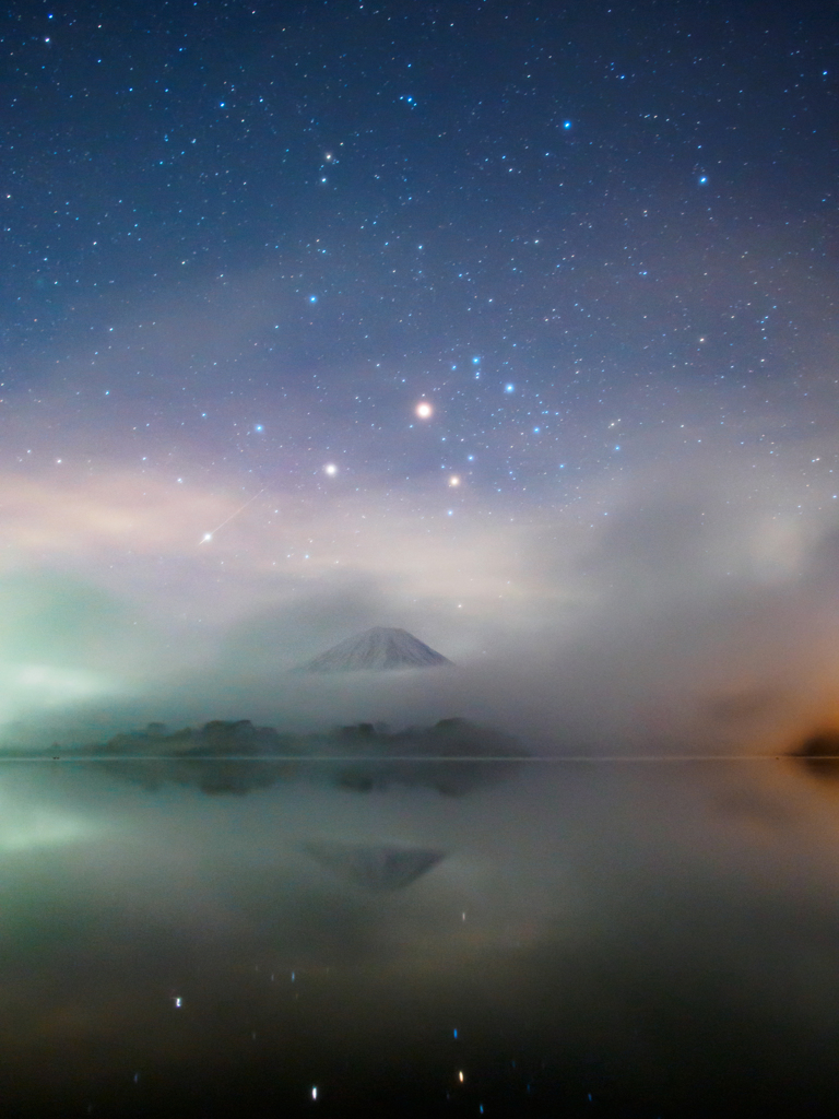 束の間の星空