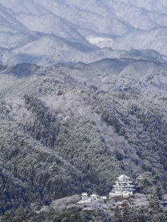 薄化粧の山城