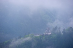 霧の八幡城