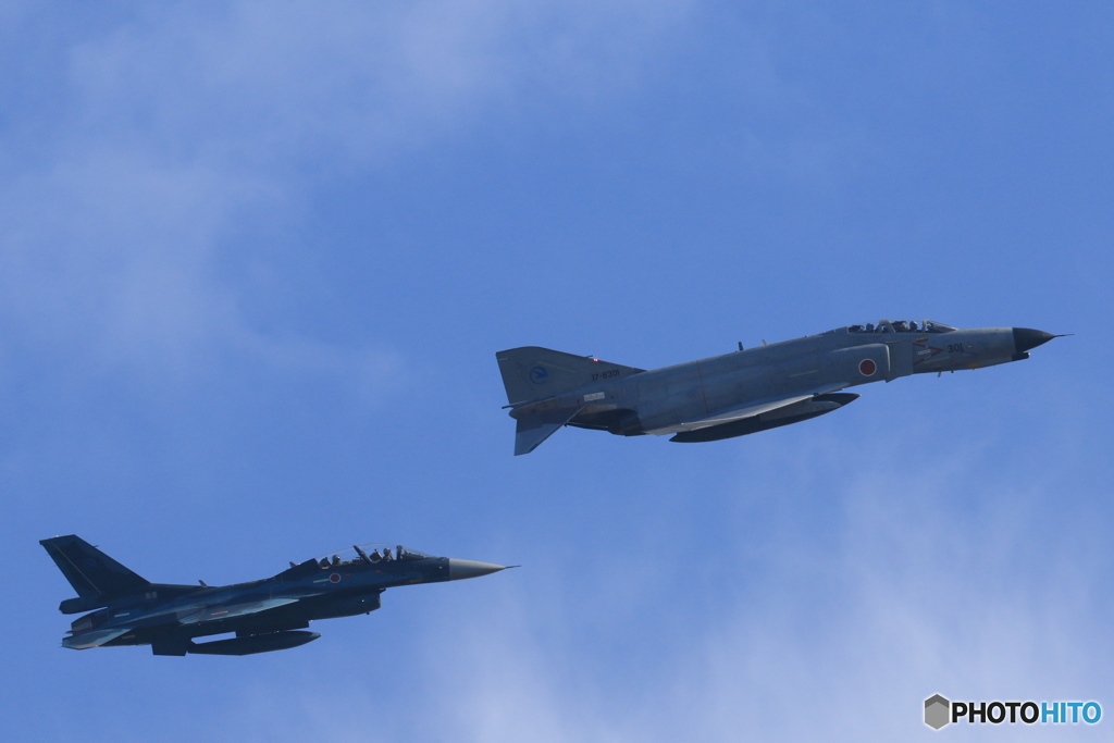F-4 F-2