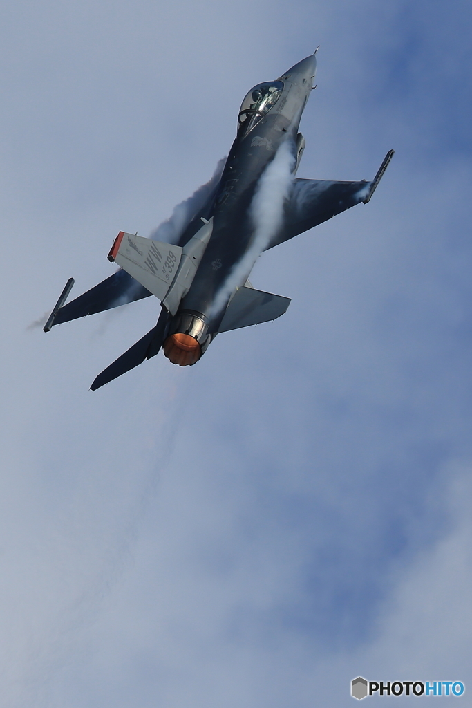 F-16 アクロバット 3