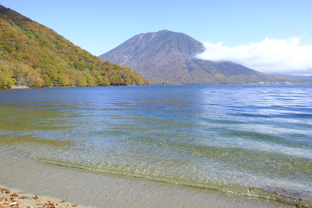 中禅寺湖を歩く