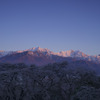 朝焼けの後立山連峰とソメイヨシノ