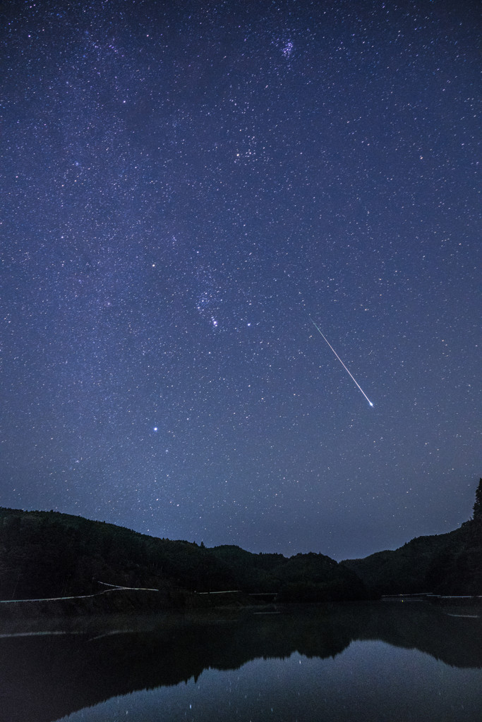 流れ星とオリオン