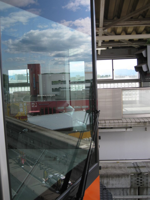 写り込む青空