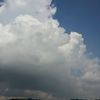 黒雲の下は雨？