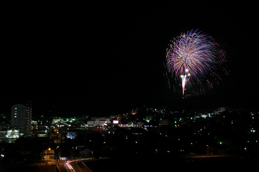 2010年 無名戦士之墓慰霊大祭の花火