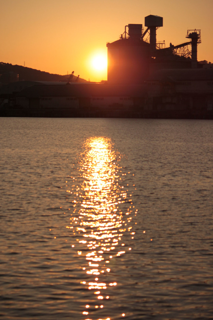 小樽、フェリーターミナルからの夕日