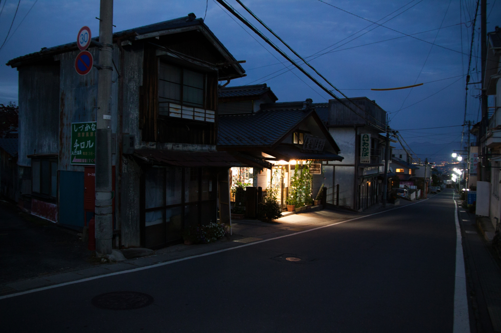 温泉街の夜