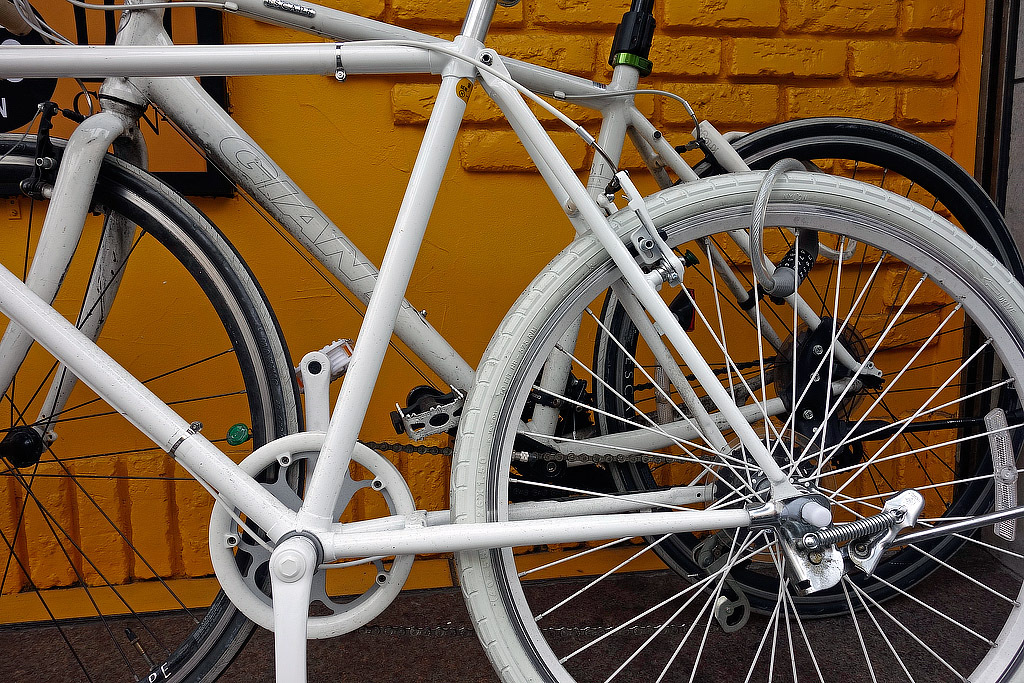 白い自転車