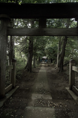 街外れの神社