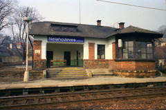 ネラホゼヴェス駅