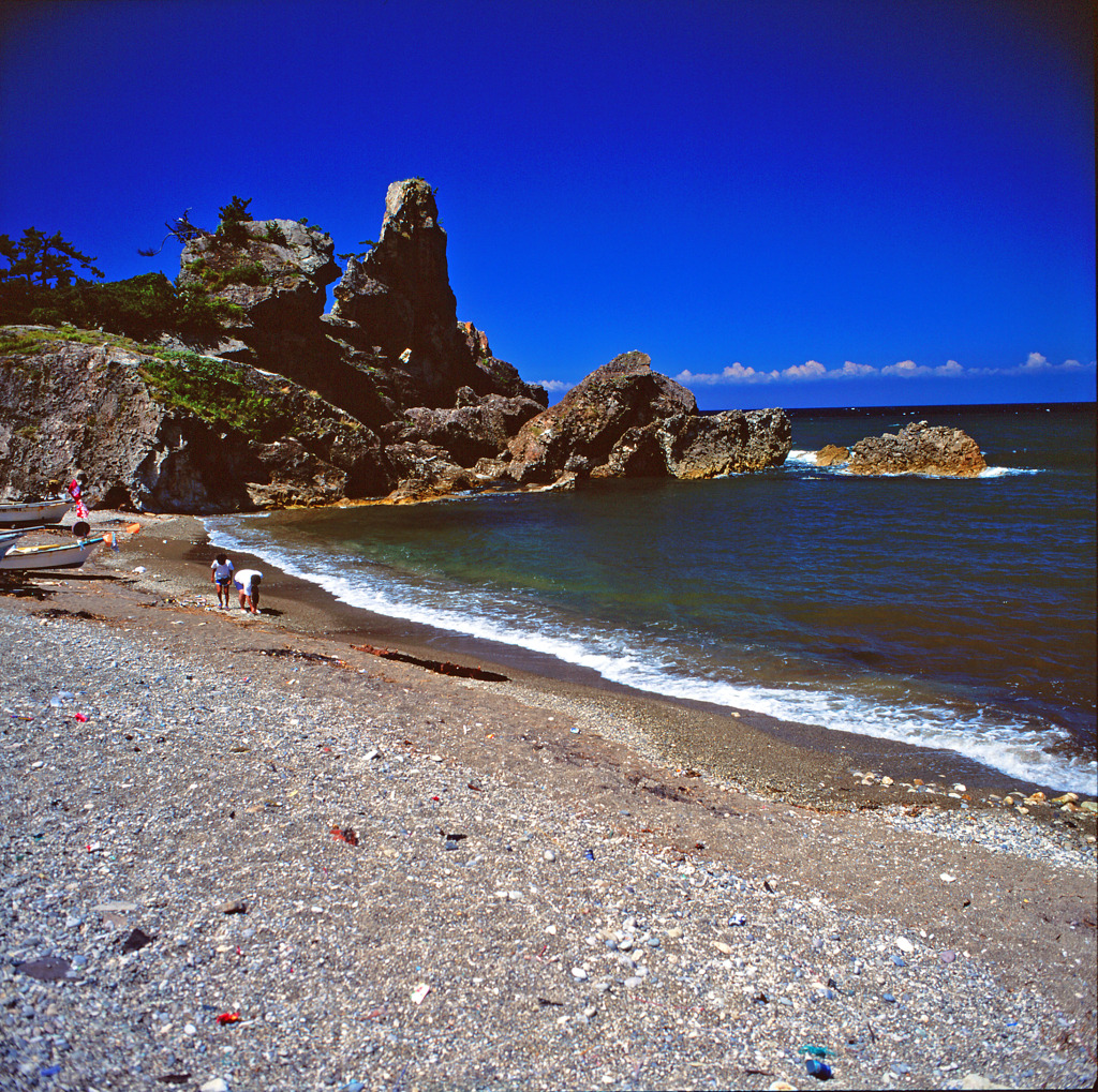 能登半島　窓岩