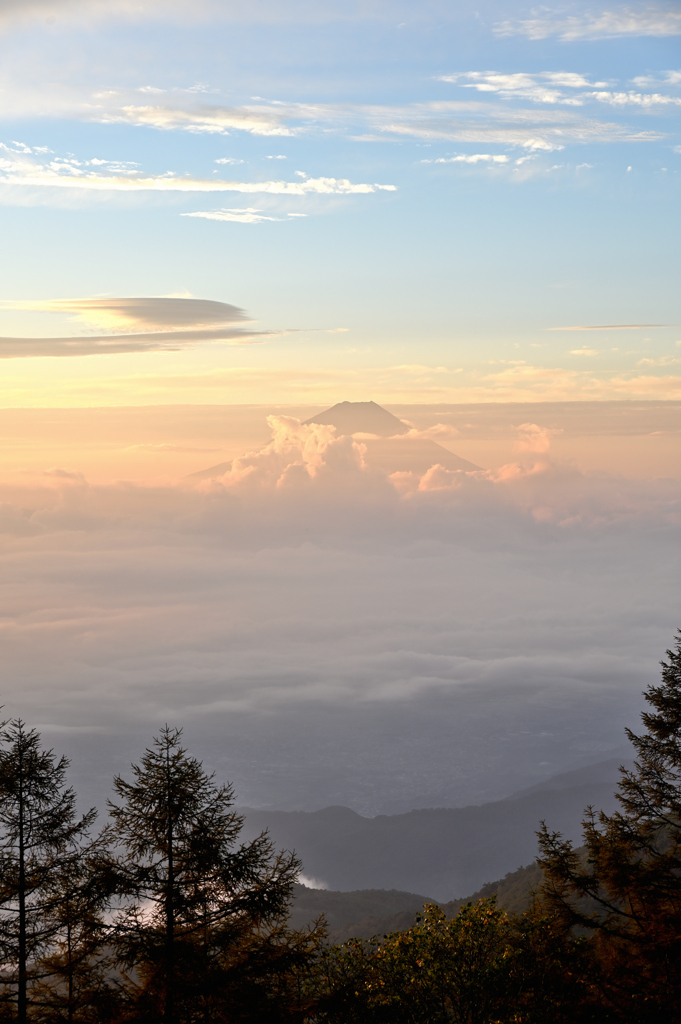 朝焼けの富士山