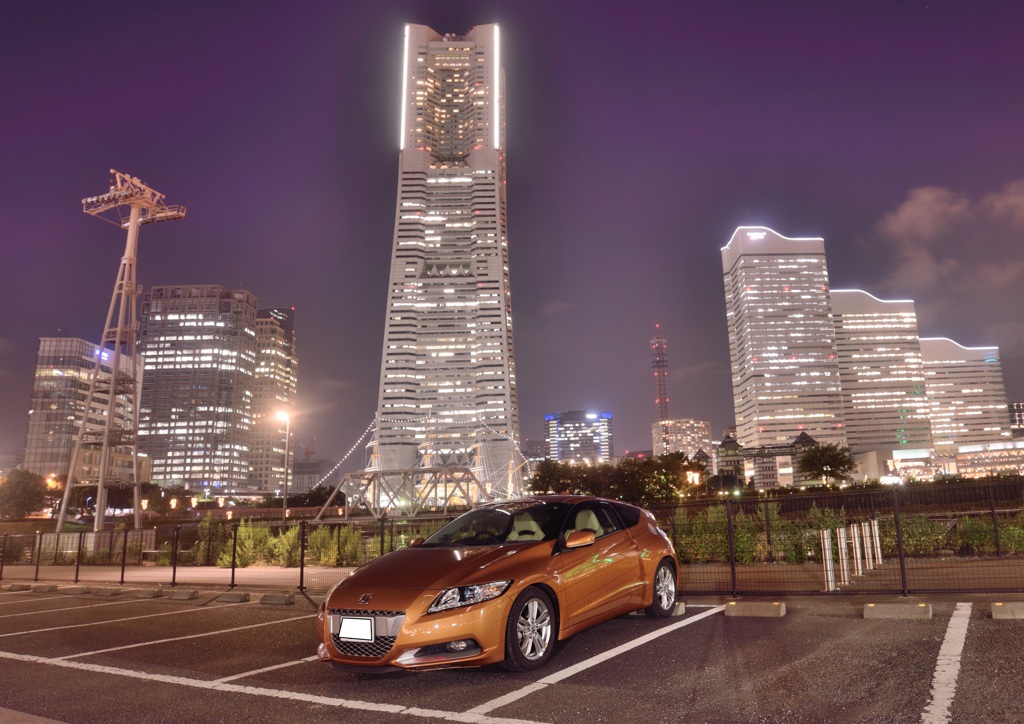 ランドマークタワーと愛車
