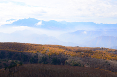 紅葉と山並み