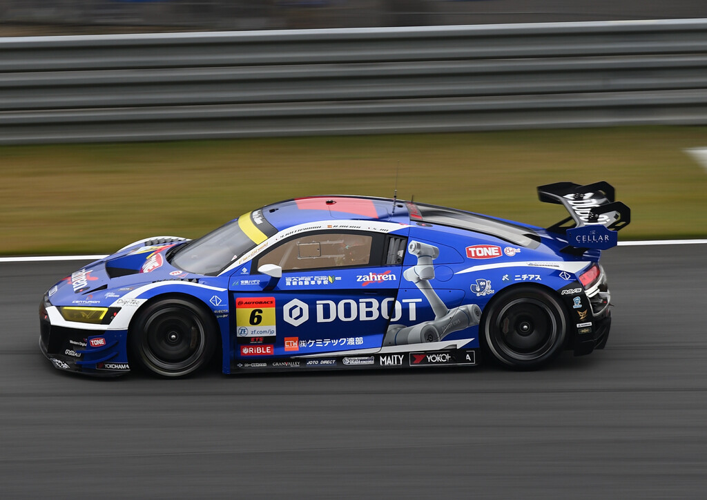 DOBOT Audi R8 LMS